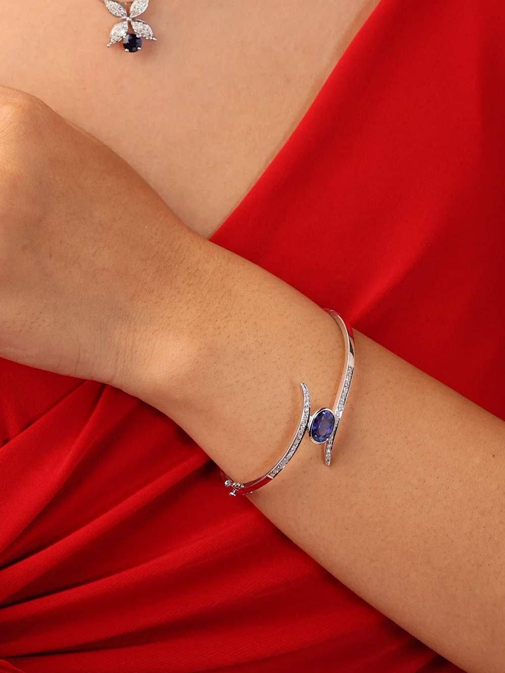 Ceylon Blue Sapphire & Diamond Wave-Set Bracelet