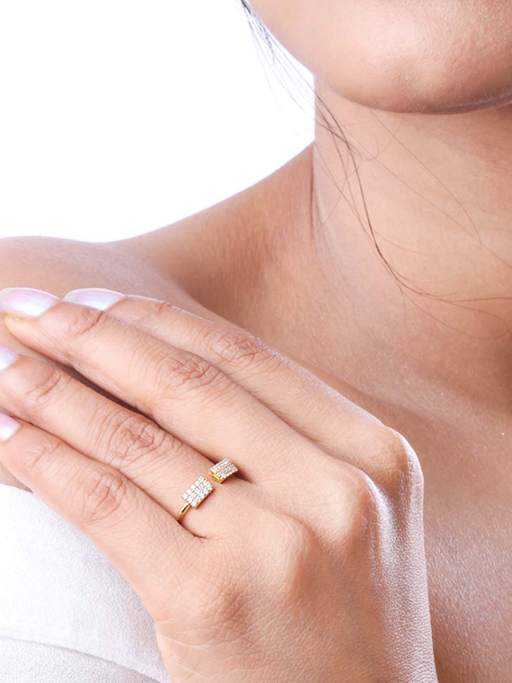 Rectangular Open Shape Diamond Ring in 14kt Gold (0.18cts)