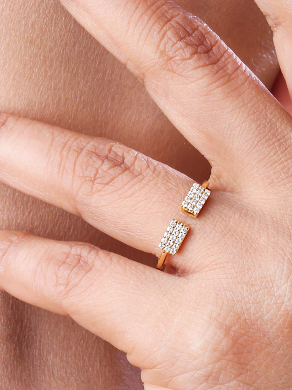 Rectangular Open Shape Diamond Ring in 14kt Gold (0.18cts)