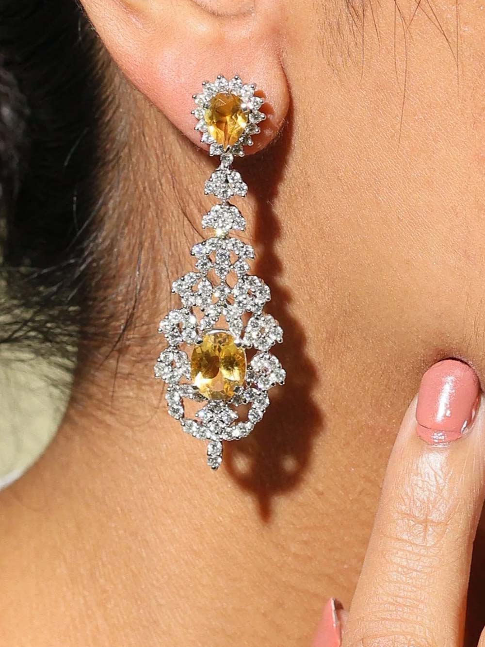 Citrine Diamond & Dangler Earrings in 18kt Gold (8cts CT)