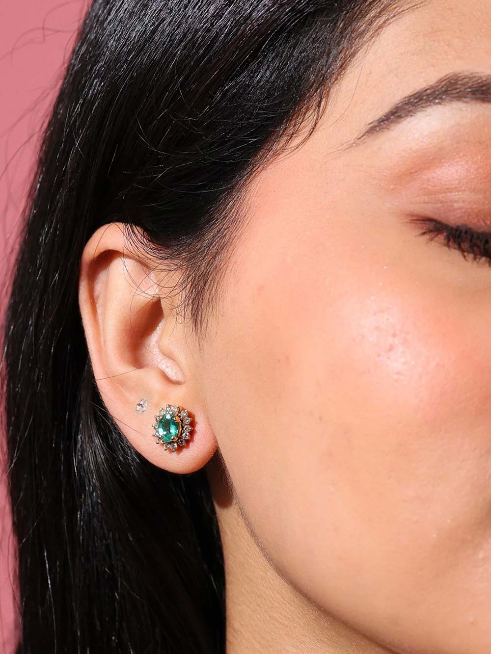 Colombian Emerald Stud Earrings in 18kt Gold Em)