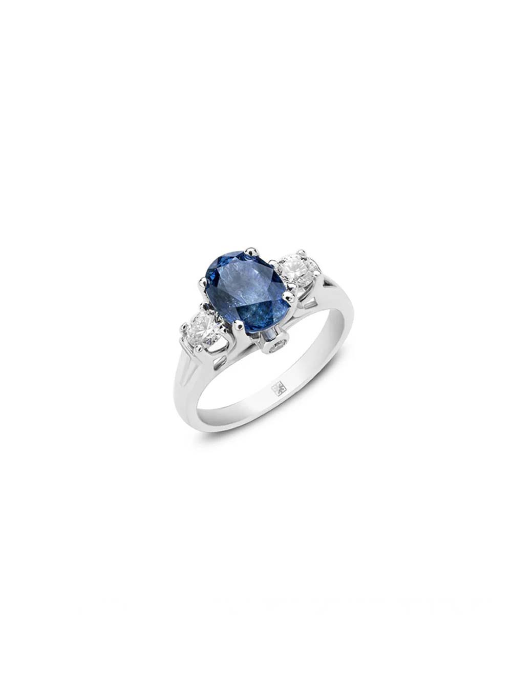 Blue Sapphire With Two Side Diamond
