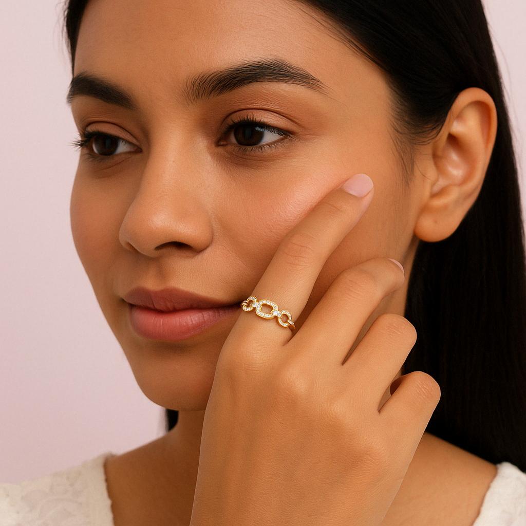 Gold & Diamond Linked Ring in 14kt Gold (0.25cts)