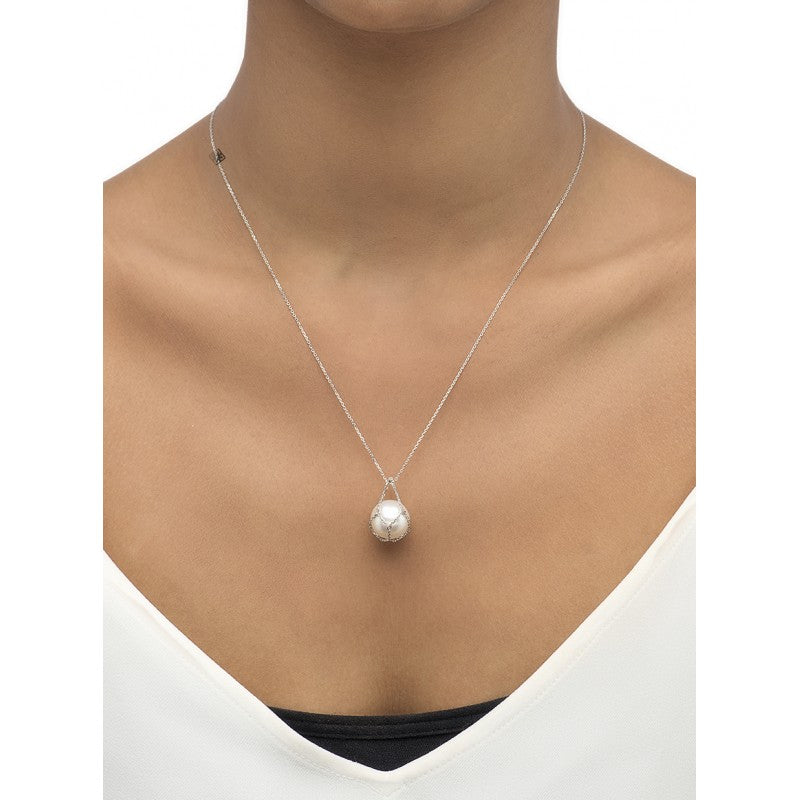 Pearl pendant with chain necklace