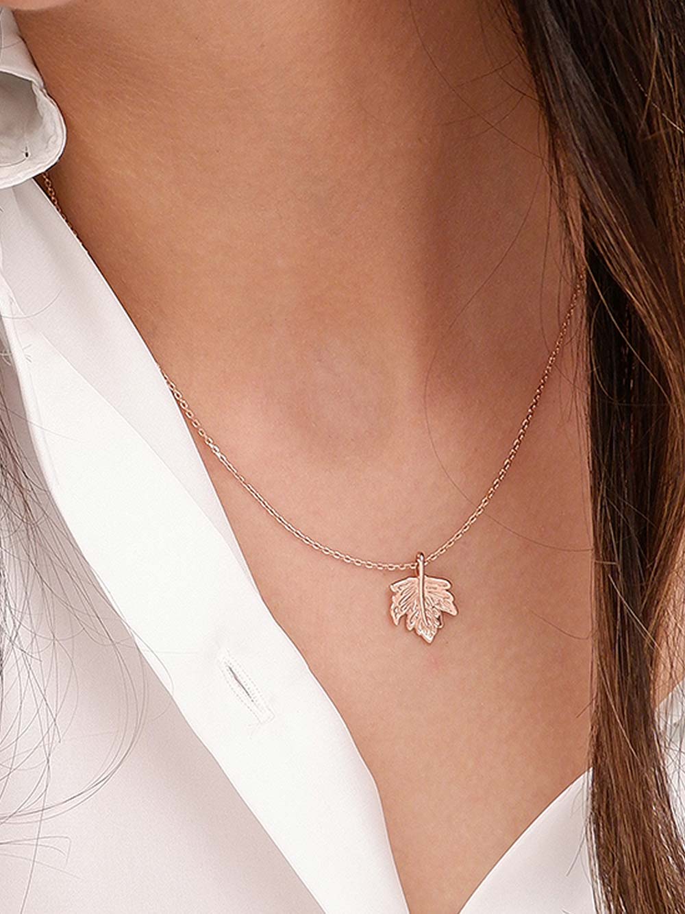 Leaf Pendant in 14kt Gold (0.10cts)