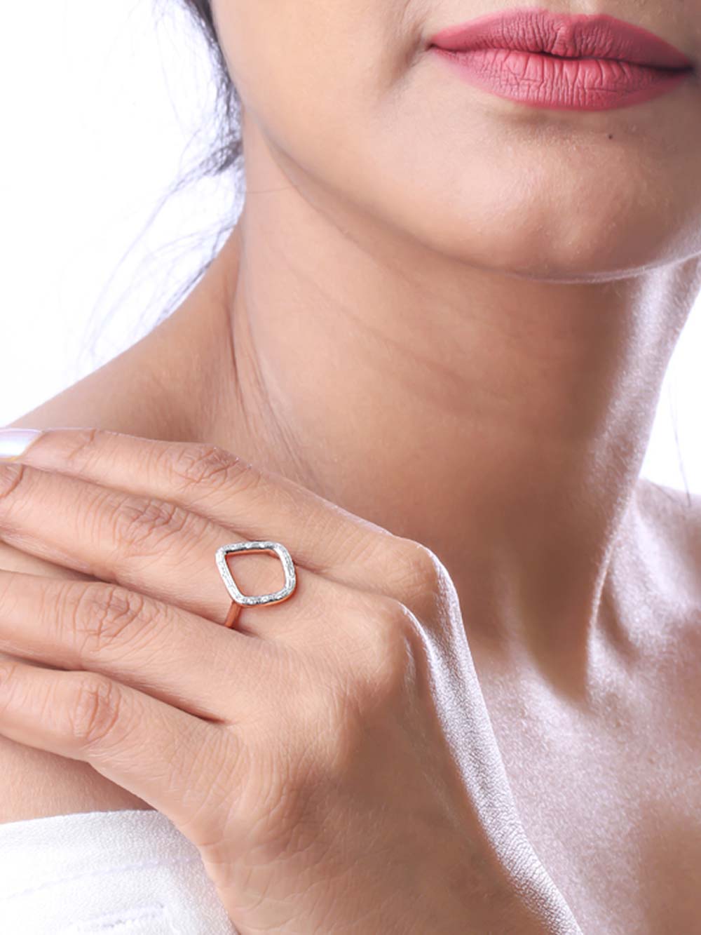Open Shape Diamond Ring in 14kt Gold (0.05cts)