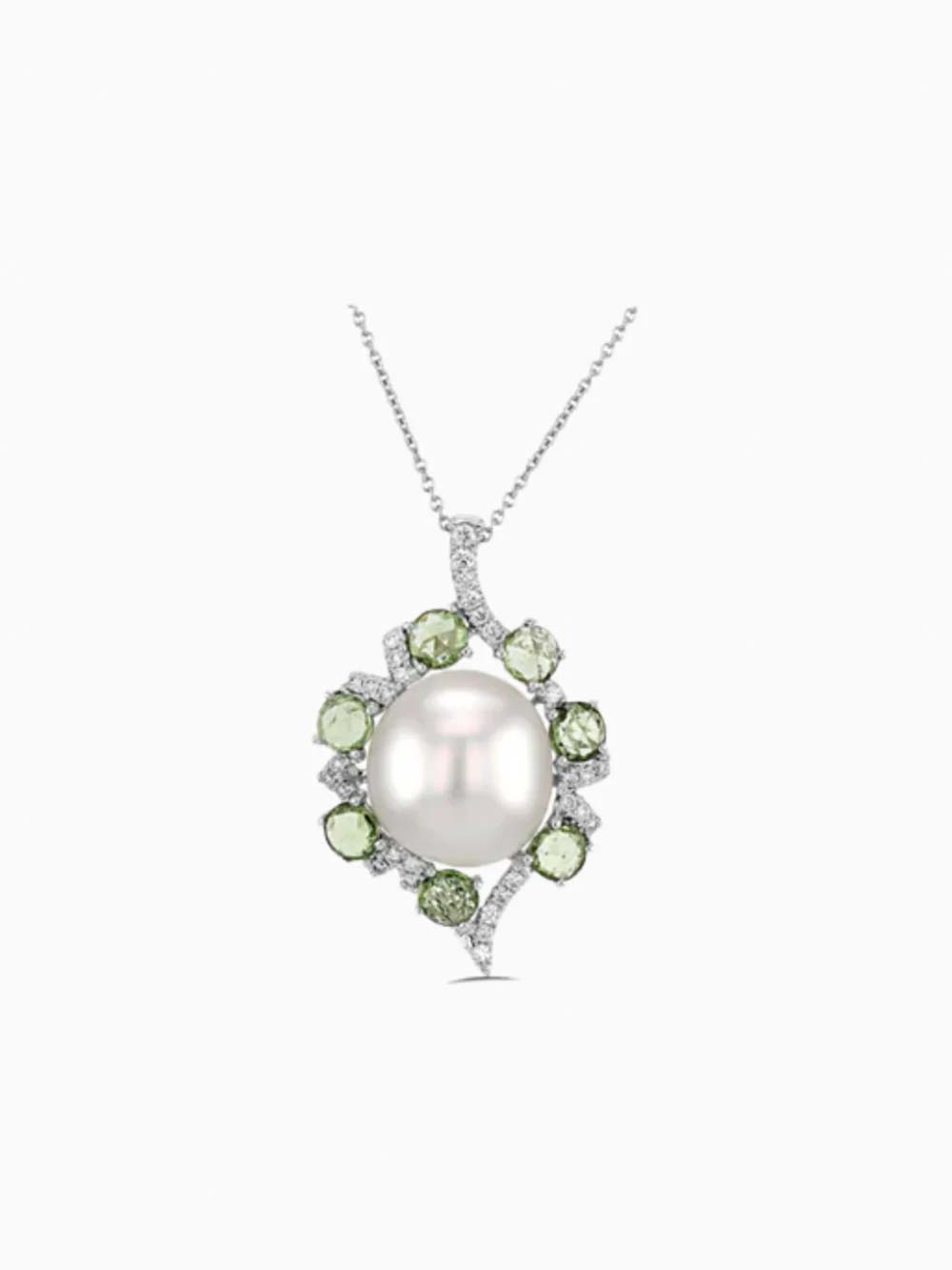 Pearl & Peridot Pendant in White Gold – Fresh Elegance
