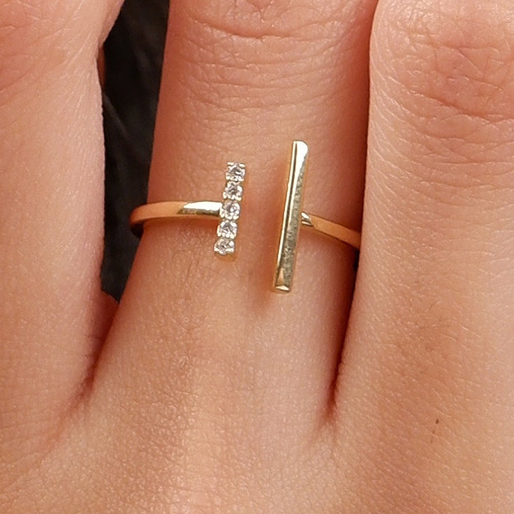 Open Line Diamond & Gold Ring