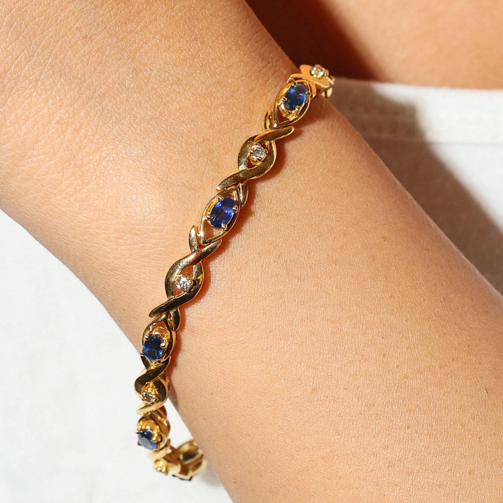 Blue Sapphire Bracelet in Gold