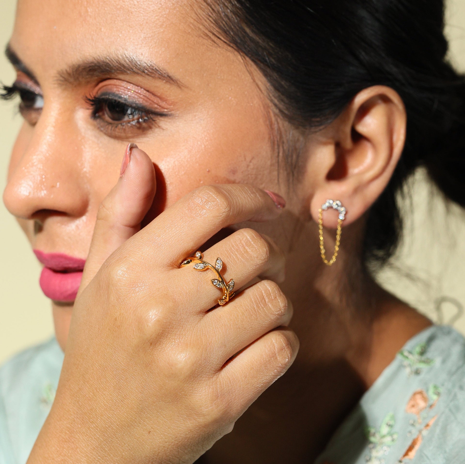 Leaf Diamond Ring in Gold