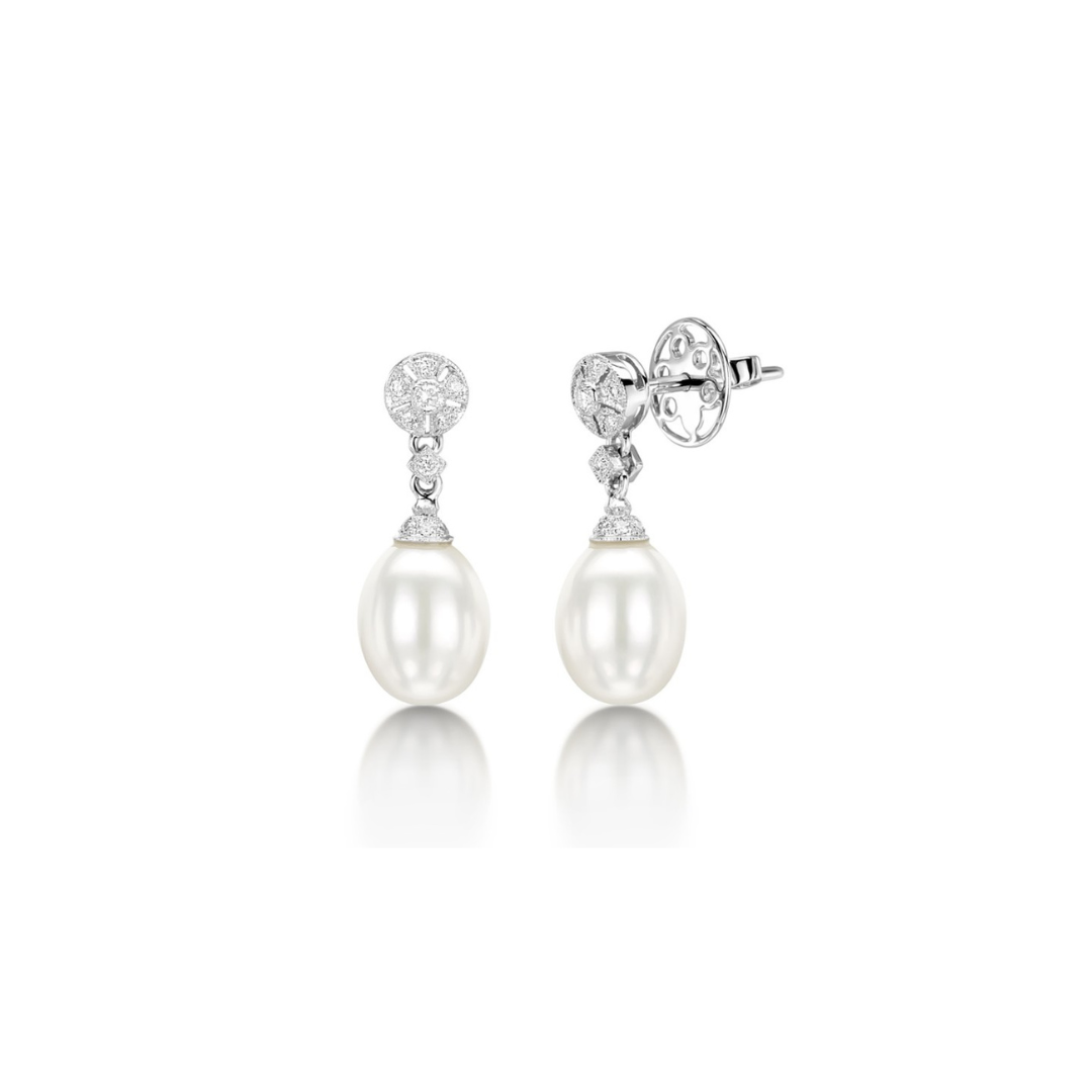 Diamond and pearl drop earring