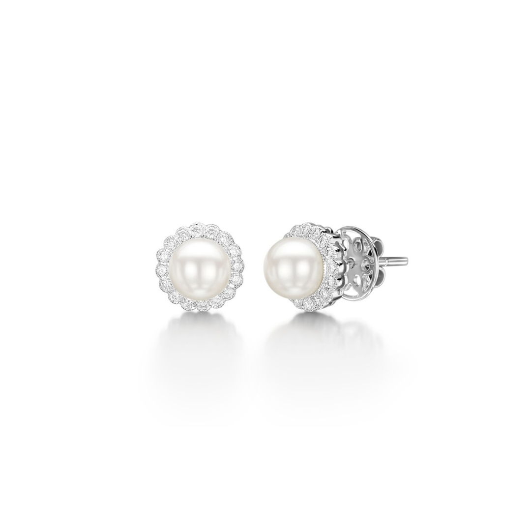 Diamond freshwater pearl stud