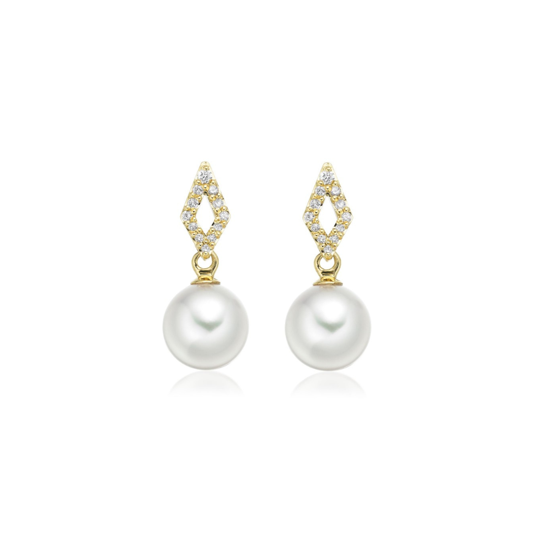 Freshwater pearl drop earring with kite shape