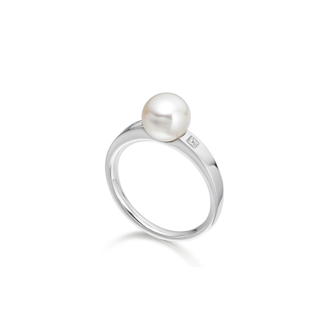 Freshwater Pearl ring with side diamond