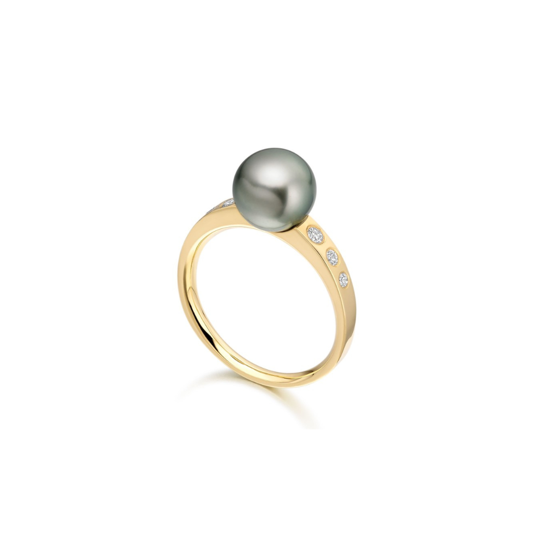 Tahitian Pearl ring with side diamonds