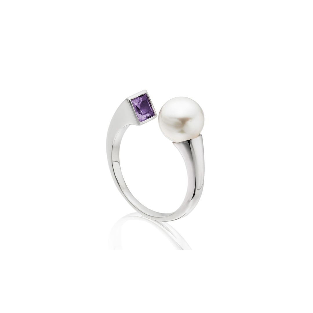 Freshwater Pearl ring with amethyst