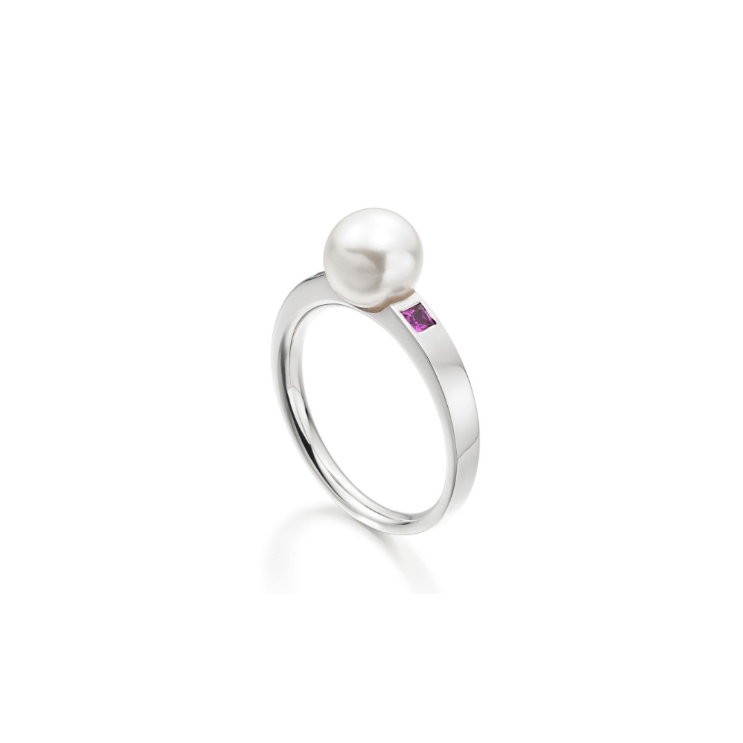 Freshwater Pearl ring with side Pink Sapphire