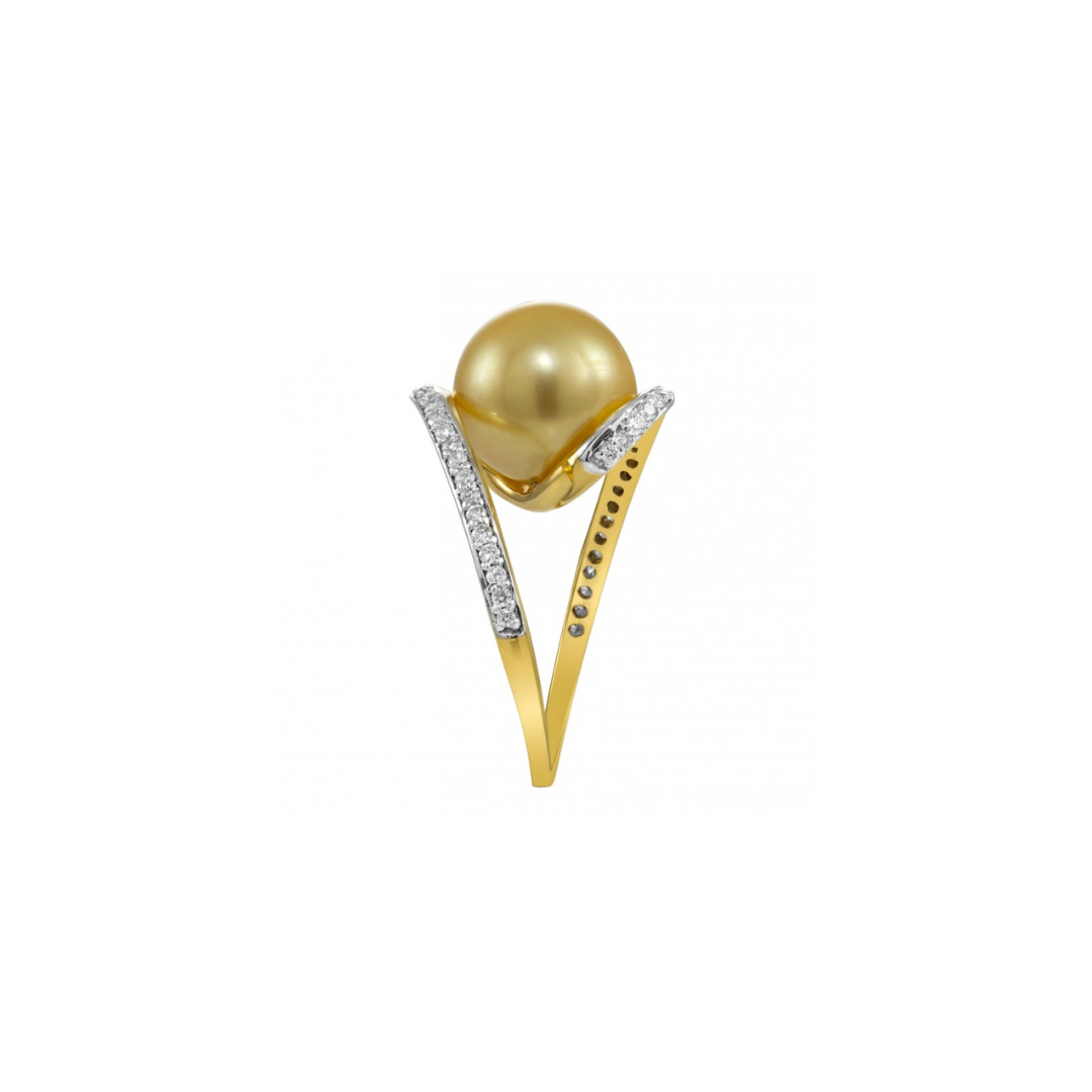 Golden Cultured Pearl Ring, with Diamond Twist Band