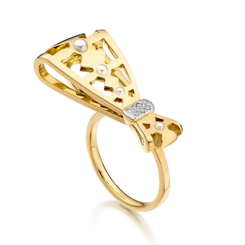 Freshwater Pearl ring with diamond bow in yellow gold