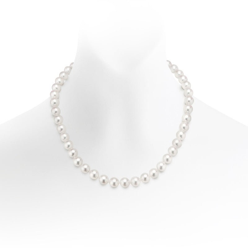 Freshwater pearl necklace with diamond silver clip