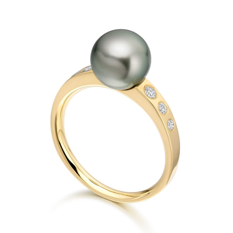 Tahitian Pearl ring with side diamonds in yellow gold