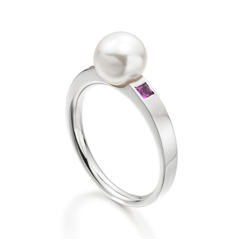 Freshwater Pearl ring with side Pink Sapphire